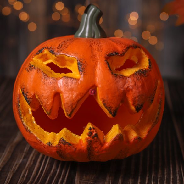 Halloweeni töklámpás LED világítással 16 cm 3 féle választható