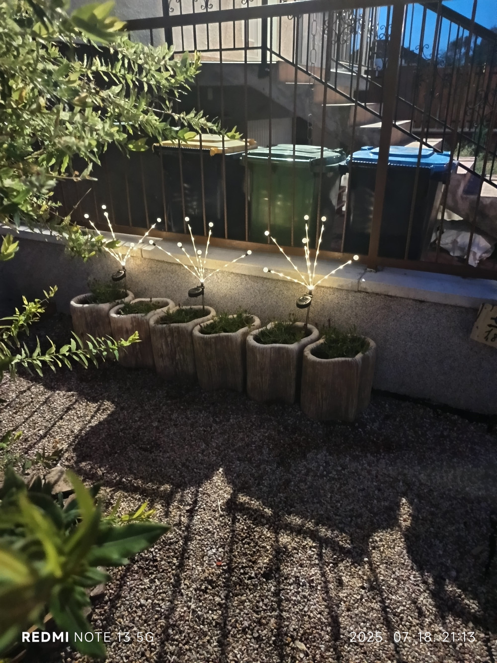 ÚJ TOPSELLER Prémium napelemes lámpa 66 cm 42 LED Fireglobe