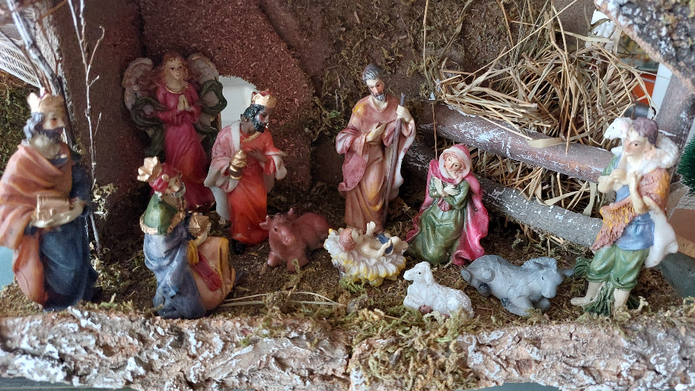 Betlehemi jelenet figura szett 11 db-os szett dobozban Traditional