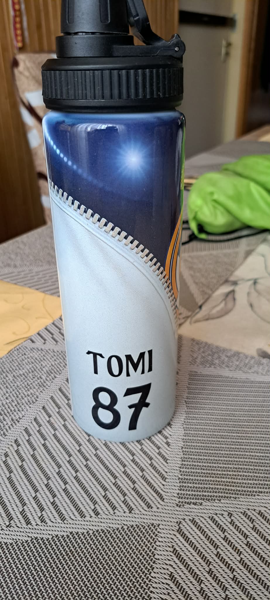 Real Madrid Duplafalú termosz egyedi névvel és számmal 600 ml "ZIPPER"