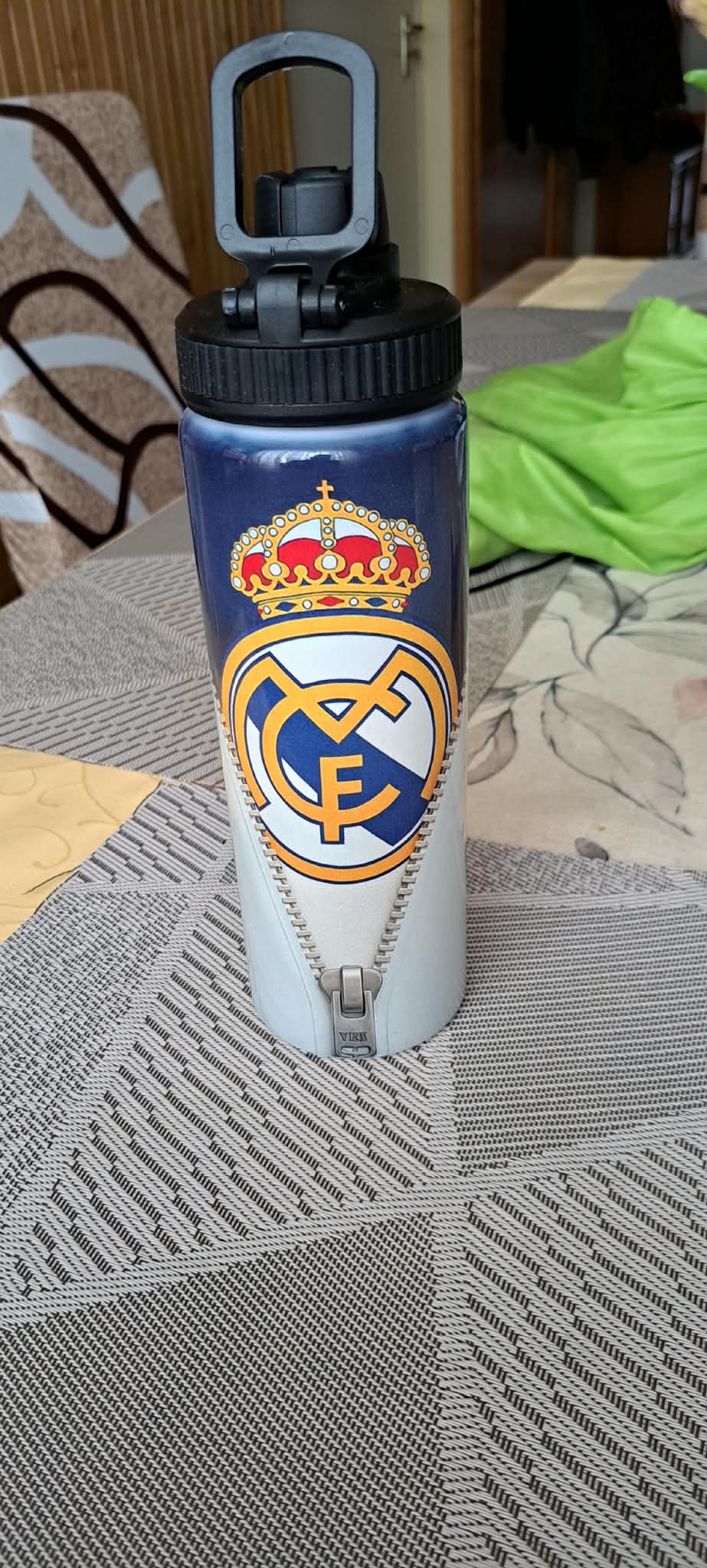 Real Madrid Duplafalú termosz egyedi névvel és számmal 600 ml "ZIPPER"